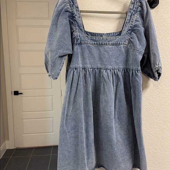 Rylee + Cru Women’s Denim Dress - Picture 4 of 5